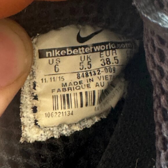 Size 6 Nike Air Presto Mens All Black Athletic Running Sneakers‎ 848132-009 - Picture 10 of 11